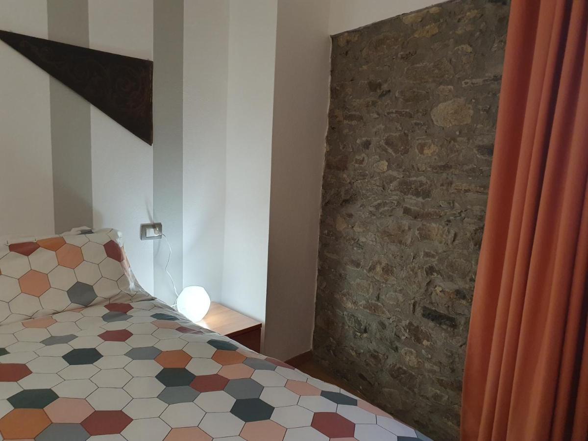 Appartamenti Vacanze E Camere Roccetta Fiorita Pettenasco Zimmer foto