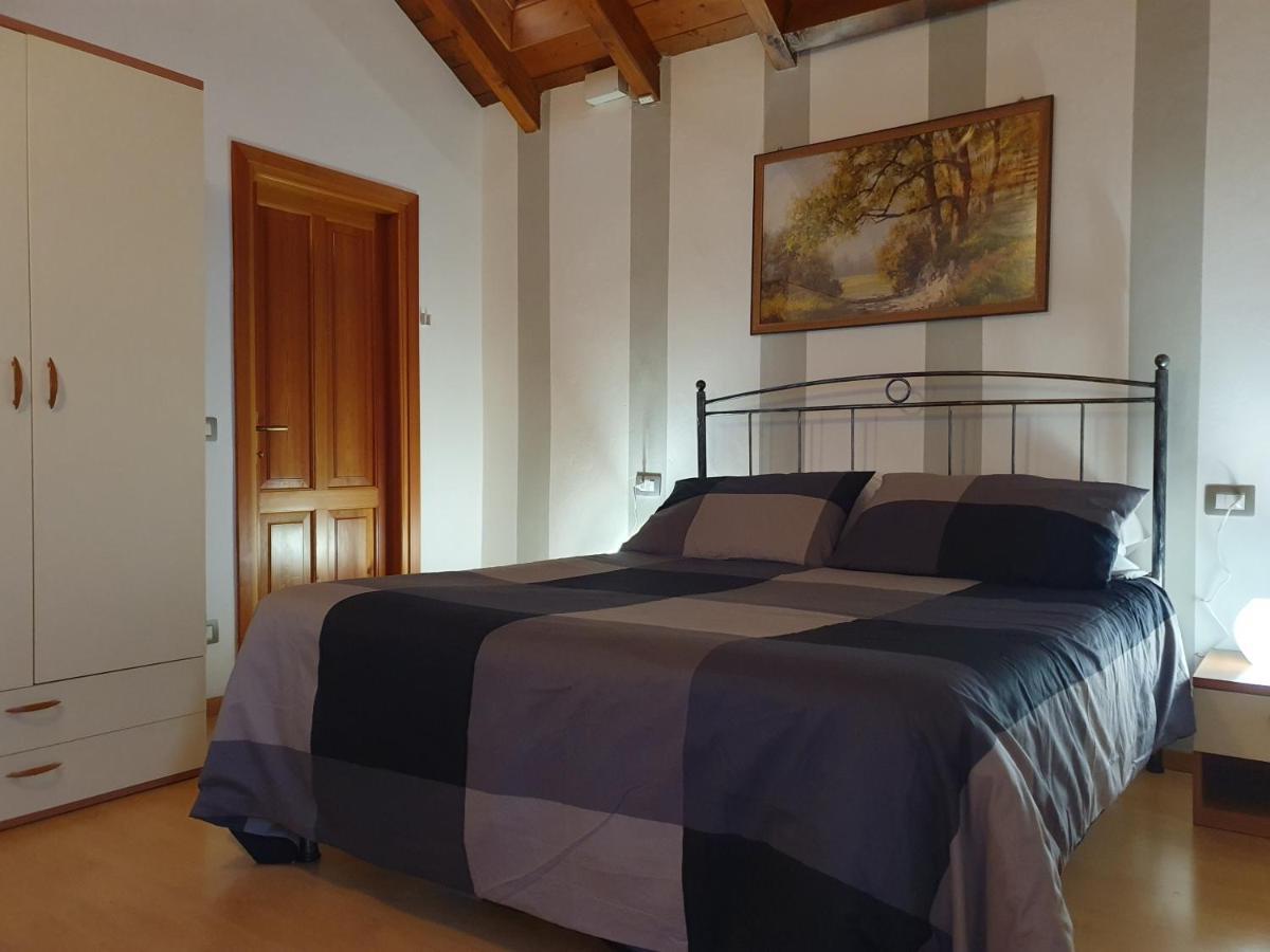 Appartamenti Vacanze E Camere Roccetta Fiorita Pettenasco Zimmer foto