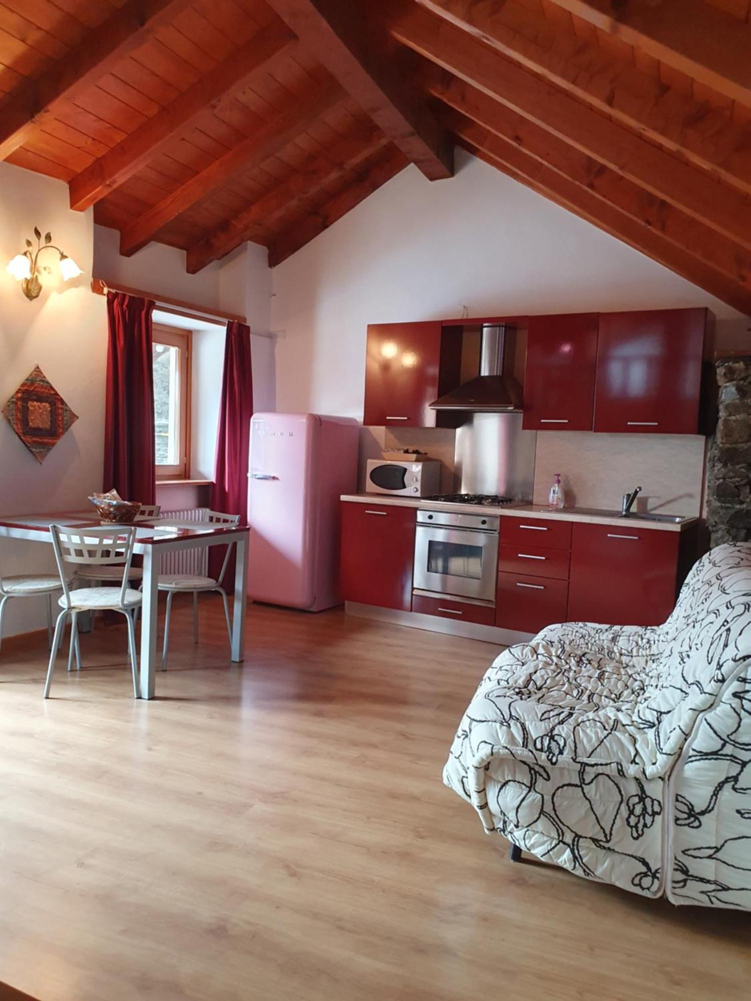 Appartamenti Vacanze E Camere Roccetta Fiorita Pettenasco Zimmer foto