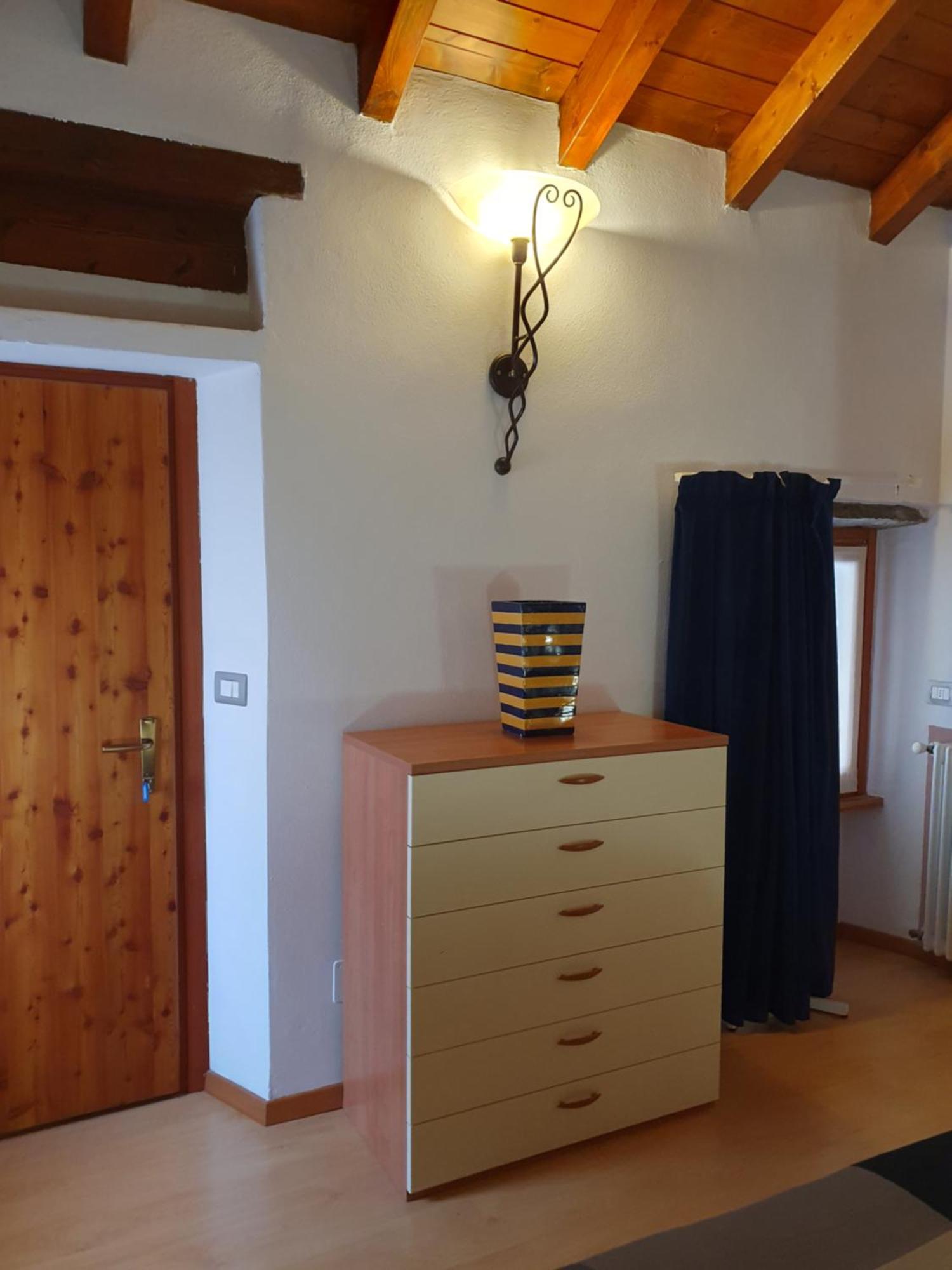 Appartamenti Vacanze E Camere Roccetta Fiorita Pettenasco Zimmer foto