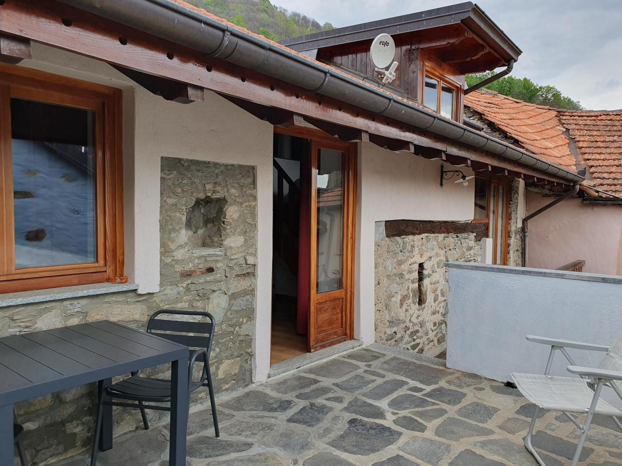 Appartamenti Vacanze E Camere Roccetta Fiorita Pettenasco Zimmer foto