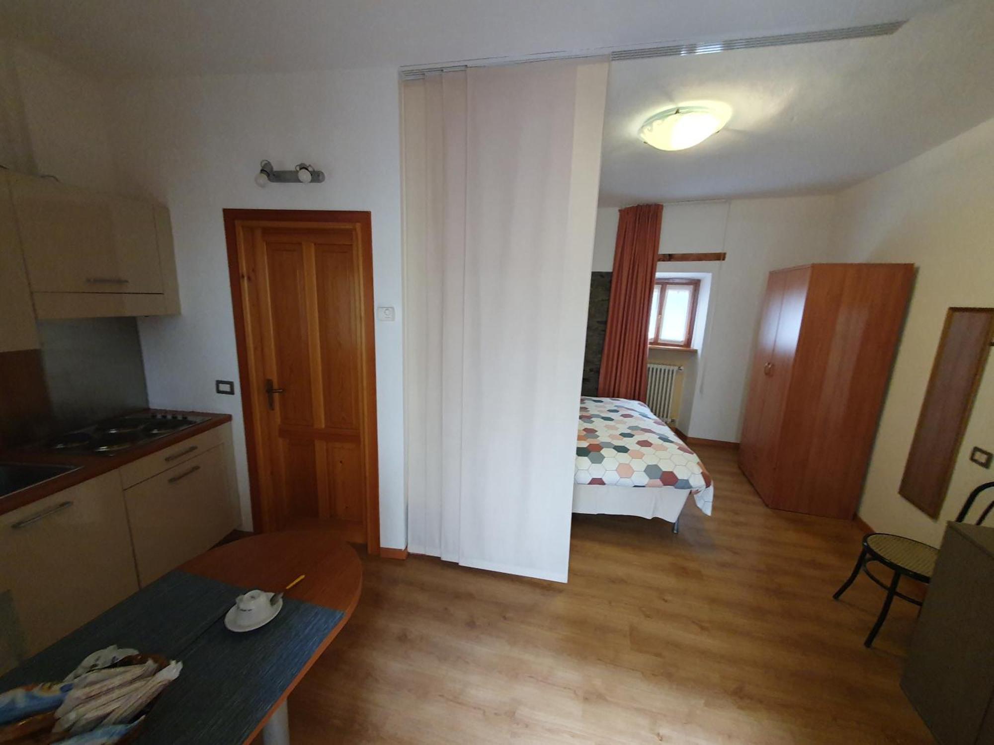 Appartamenti Vacanze E Camere Roccetta Fiorita Pettenasco Zimmer foto